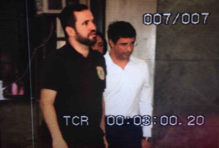 Momento da prisão do banqueiro André Esteves, dono do BTG Pactual, nesta quarta-feira