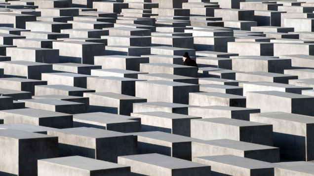 Monumentos de concreto do Memorial do Holocausto em Berlim, Alemanha