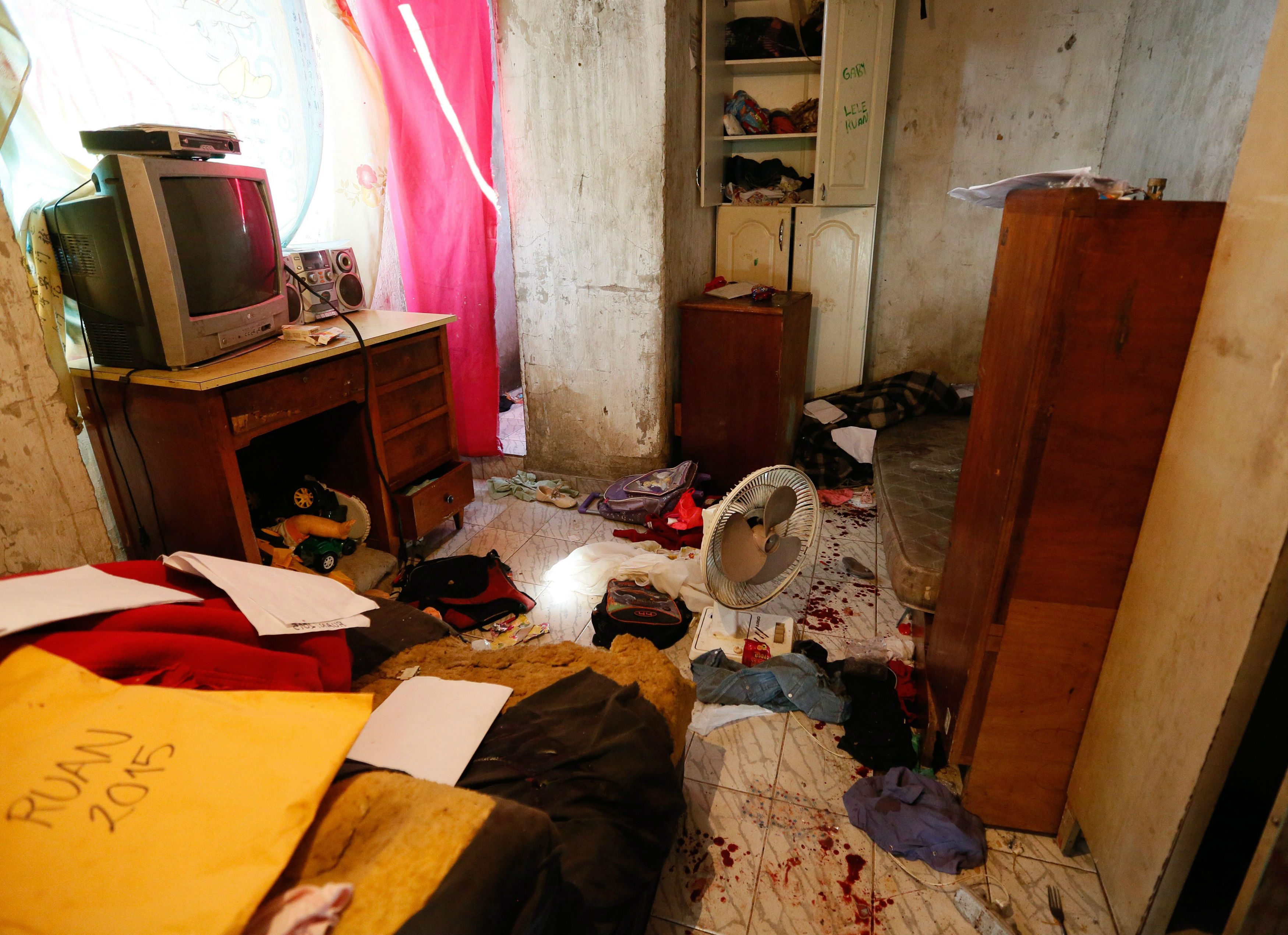 Uma bala perdida na favela do Metrô, ao lado da Mangueira, no Rio de Janeiro, matou o menino Ruan Nunes, de dois anos
