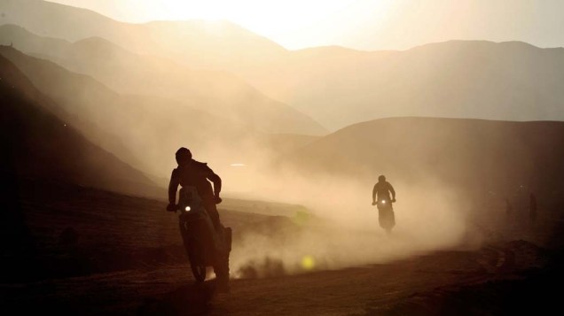 Motociclistas durante a nona etapa do Rali Dakar 2012 em Antofagasta, Chile