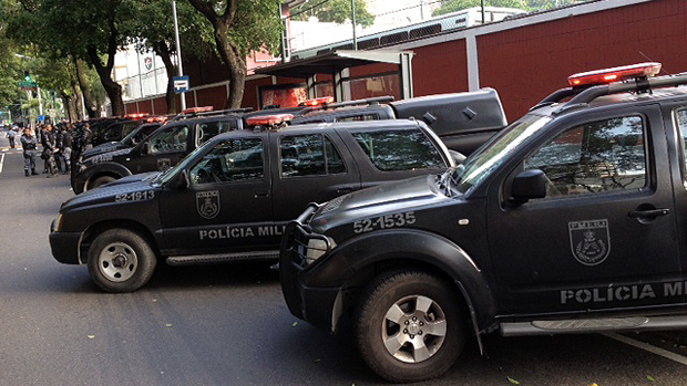 Movimentação policial nas ruas do Rio de Janeiro
