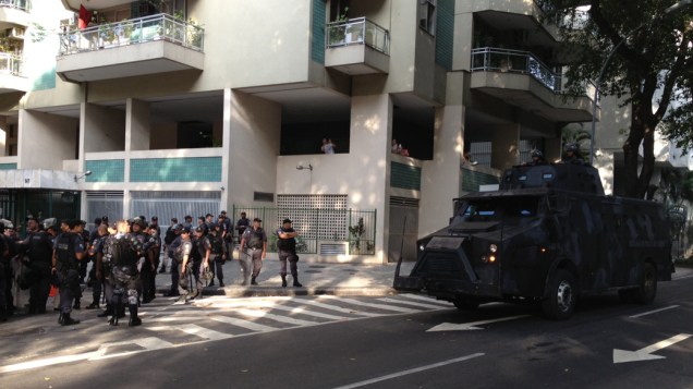Movimentação policial nas ruas do Rio de Janeiro