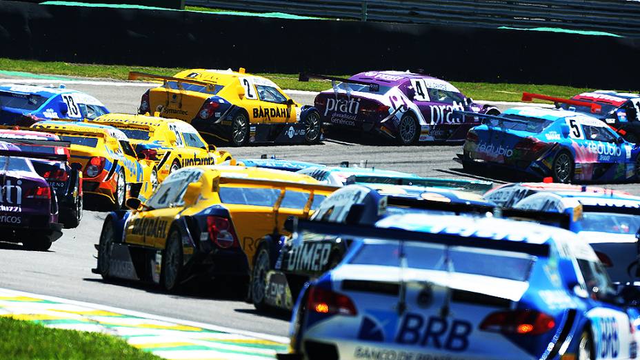 Movimentação durante a Corrida do Milhão da Stock Car, no Autódromo de Interlagos