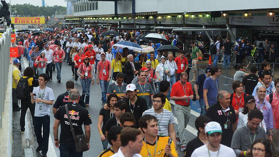 Movimentação no Grande Prêmio do Brasil no circuito de Interlagos, em São Paulo