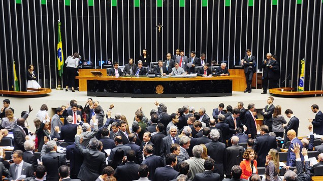 Sessão para aprovar a MP dos Portos na Câmara dos Deputados durou mais de 20 horas
