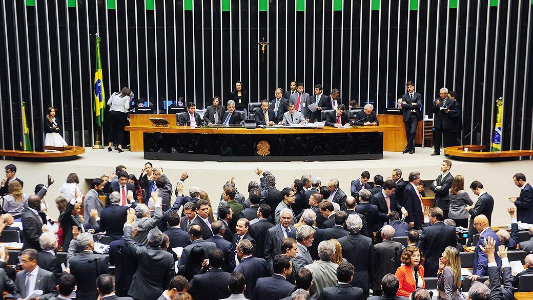 Depois de tumultos, MP dos Portos é aprovada no plenário da Câmara nesta terça