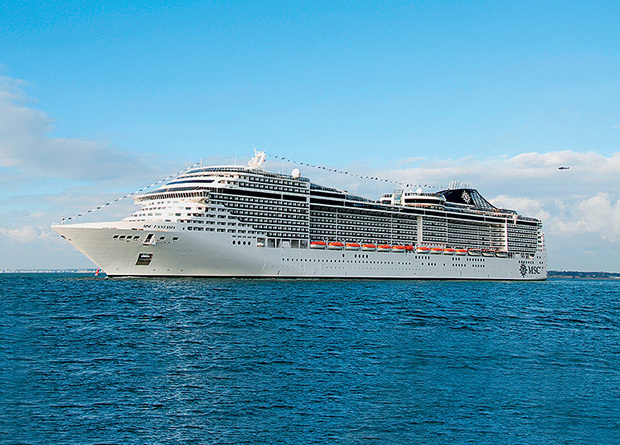 O cruzeiro MSC Fantasia, que tem capacidade para mais de 4.000 passageiros