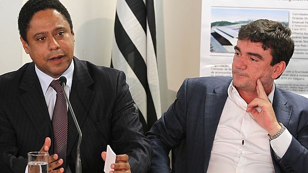Orlando Silva, então ministro do Esporte, e Andrés Sanchez, na época presidente do Corinthians, numa reunião sobre a Copa do Mundo de 2014