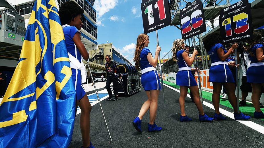 As mulheres no GP do Brasil no Autódromo de Interlagos em São Paulo, nas arquibancadas e nos boxes