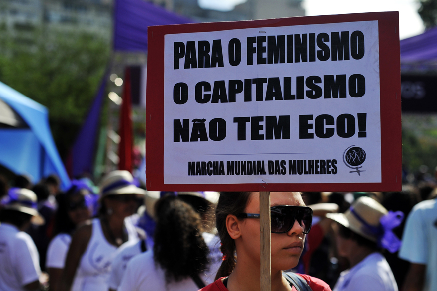 Mulheres de todos os estados do Brasil participantes da Cúpula dos Povos, evento paralelo da Rio+20, fazem protesto nas ruas da cidade
