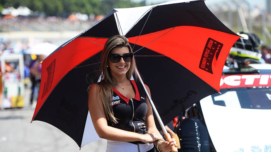 As mulheres que roubaram a cena nos bastidores da Corrida do Milhão da Stock Car, no Autódromo de Interlagos