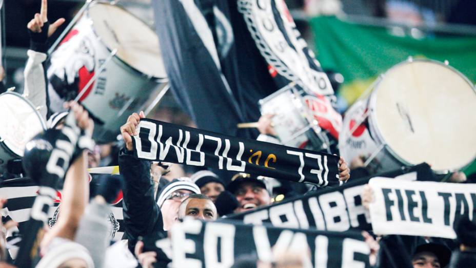 Torcida do Corinthians empurra o time na partida contra o Al Ahly pela semifinal do Mundial de Clubes da Fifa em Toyota