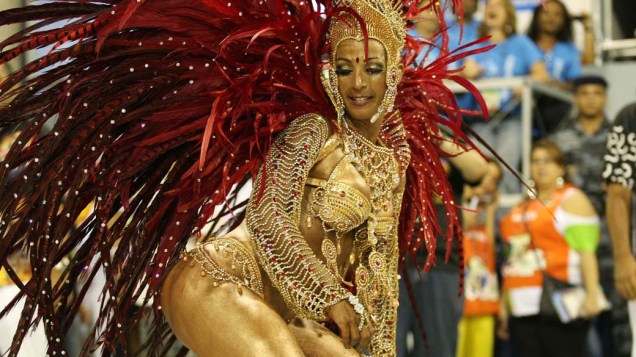 Valeska Popozuda, rainha de bateria, no desfile da Escola de Samba Porto da Pedra, no Rio de Janeiro, em 2009