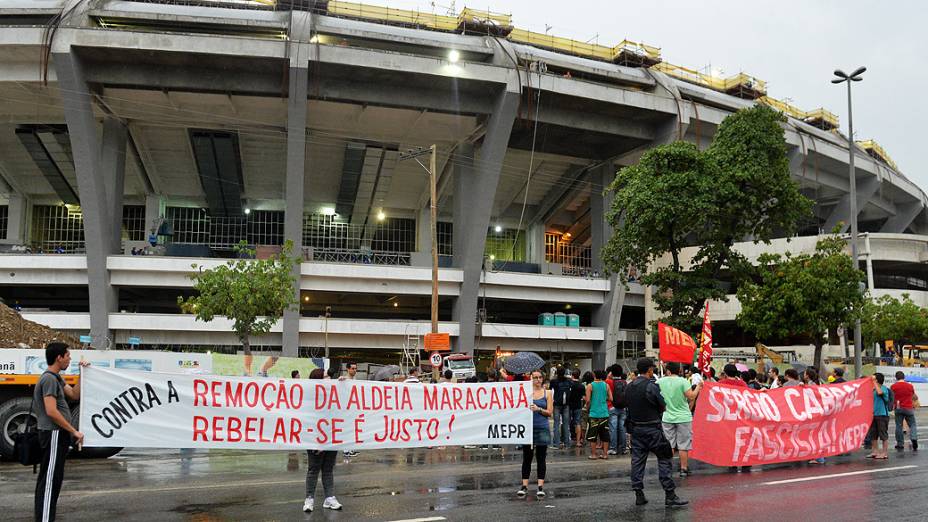 Estudantes do MEPR durante passeata contra a demolição do antigo Museu do Índio