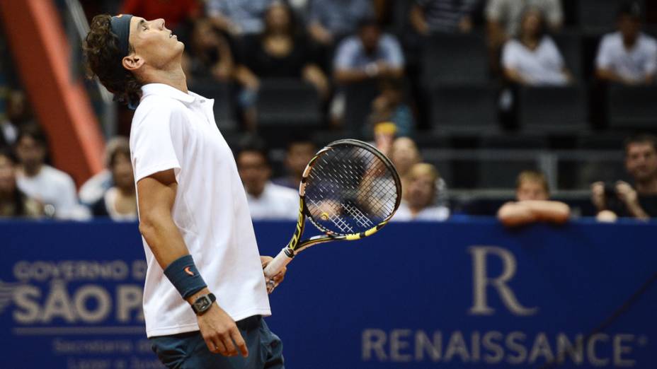 O espanhol Rafael Nadal estreou no Brasil Open, nesta terça-feira (12), na chave de duplas. Ao lado do argentino David Nalbandian, no Ginásio do Ibirapuera, em São Paulo