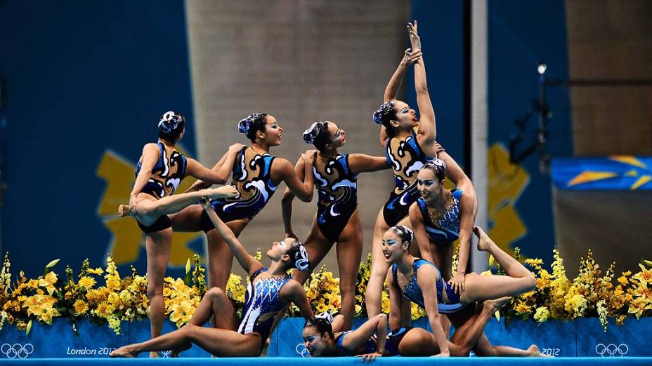 Equipe japonesa de nado sincronizado durante os Jogos Olímpicos de Londres 2012