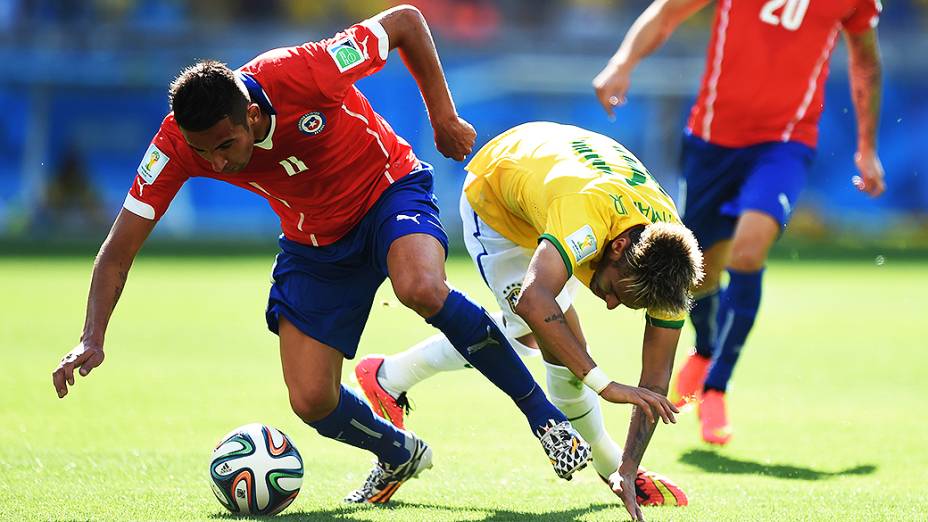 Neymar contra o Chile, nas oitavas de final no Mineirão: faltas duras, contusão e rendimento abaixo das outras partidas