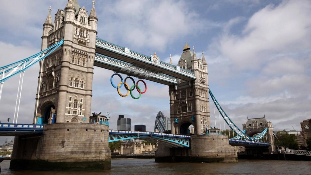 Nesta quarta-feira, Tower Bridge recebeu os anéis olímpicos