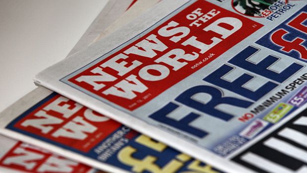 O News of the World deixou de circular em julho de 2011, mas seus funcionários ainda estão sendo investigados sob suspeita de espionagem jornalística
