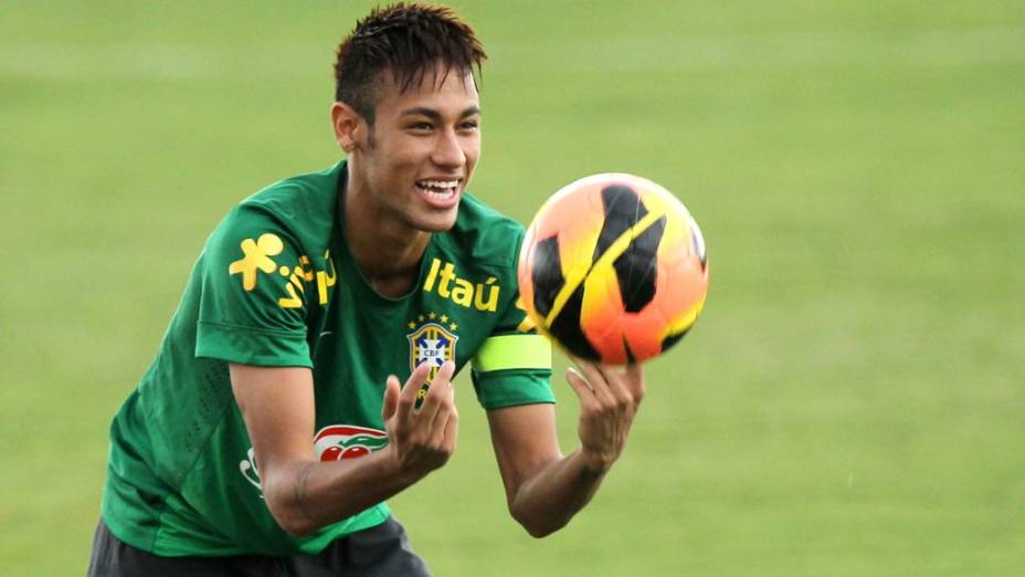 Neymar no treino da seleção em Goiânia, na véspera do embarque para Porto Alegre, onde o time encara a França