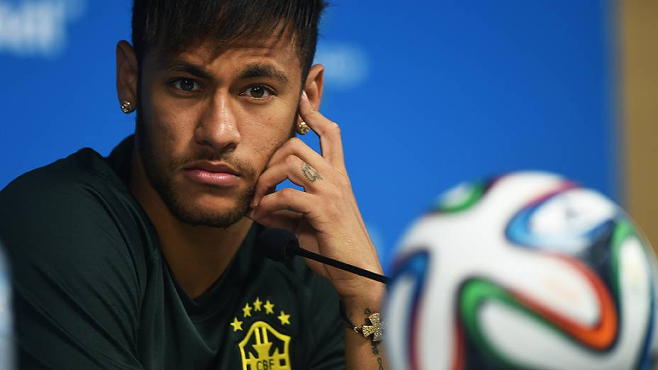 Neymar durante coletiva de imprensa no Itaquerão, em São Paulo