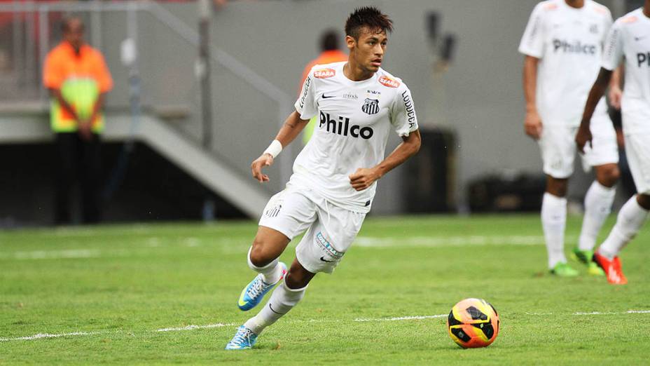 Neymar em sua despedida do Santos, na primeira rodada do Campeonato Brasileiro de 2013, contra o Flamengo, no Estádio Nacional de Brasília