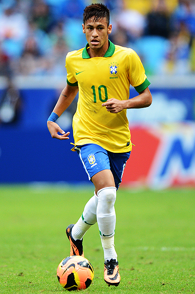 Neymar durante partida contra França, amistoso de preparação para a Copa das Confederações realizada no Arena do Grêmio