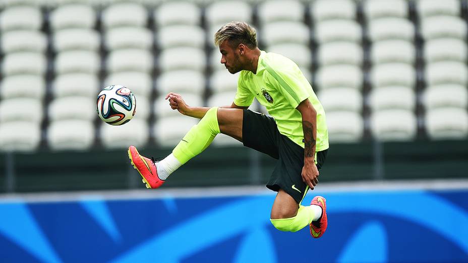 Neymar durante treino da seleção antes do jogo contra o México no Castelão, em Fortaleza