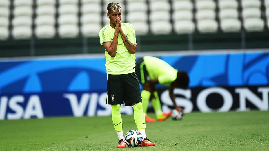 Neymar durante treino da seleção antes do jogo contra o México no Castelão, em Fortaleza