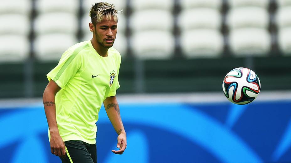 Neymar durante treino da seleção antes do jogo contra o México no Castelão, em Fortaleza