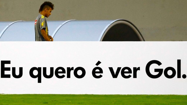 Neymar em treino para o amistoso contra a Holanda, em Goiânia