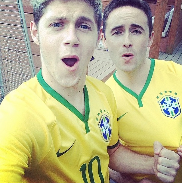 Niall Horan, da banda One Direction, torce pelo Brasil na Copa do Mundo 2014.