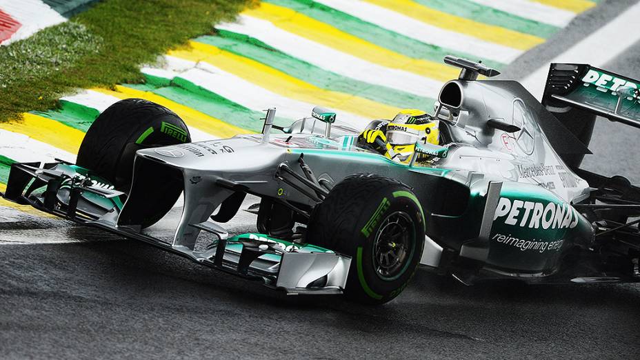 Nico Rosberg durante o segundo dia de treino livre no circuito de Interlagos, em São Paulo