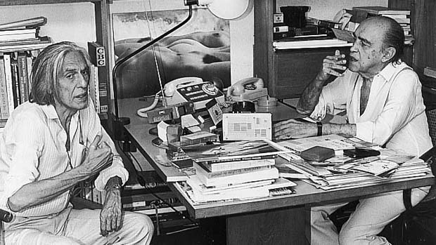Ferreira Gullar entrevistando o arquiteto Oscar Niemeyer, em 1978