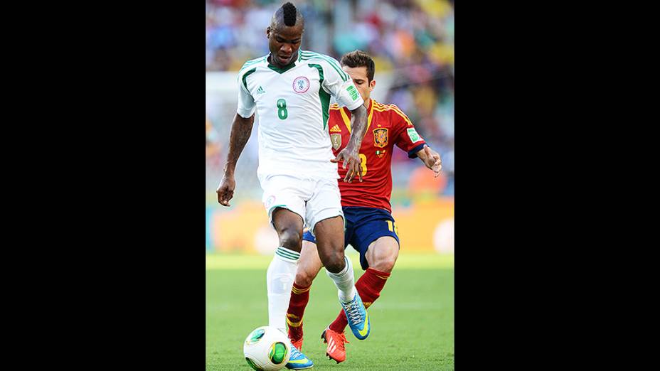 Jogador Ideye Brown, da Nigéria, durante o jogo contra a Espanha, pela Copa das Confederações, em Fortaleza