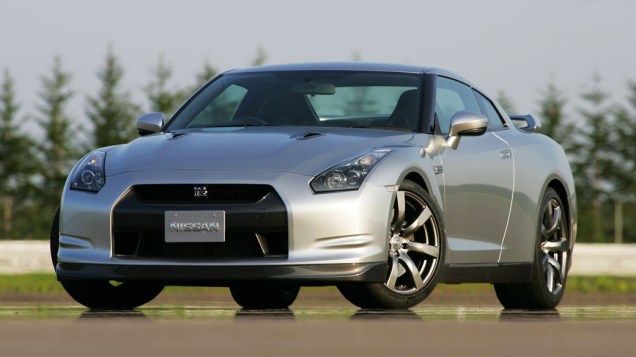 7º - Nissan GT-R (87,9%): motor V6 de 3.8 litros, biturbo, de 530 cavalos. Faz de 0 a 100 km/h em 3,5 segundos e chega aos 310 km/h. É vendido por 91.000 dólares nos EUA (167.000 reais)