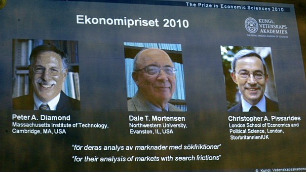 Painel da Academia Sueca de Ciências revela os ganhadores do Nobel de Economia de 2010