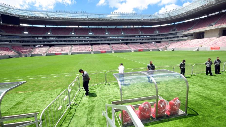 A Arena Pernambuco pouco antes da inauguração