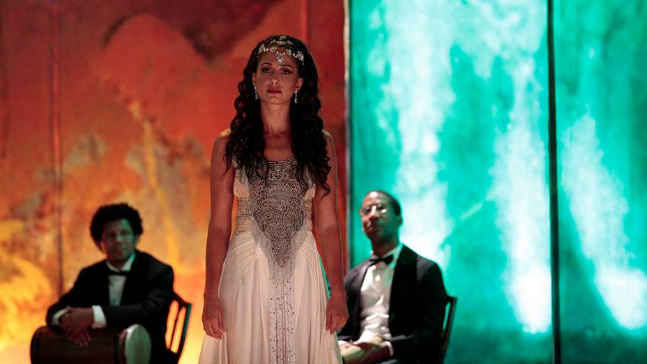 Isabel (Camila Pitanga) em Lado a Lado