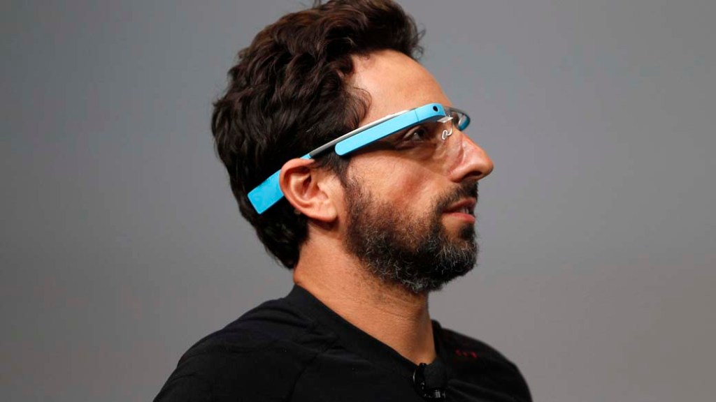 CEO do Google, Sergey Brin, com Google Glass
