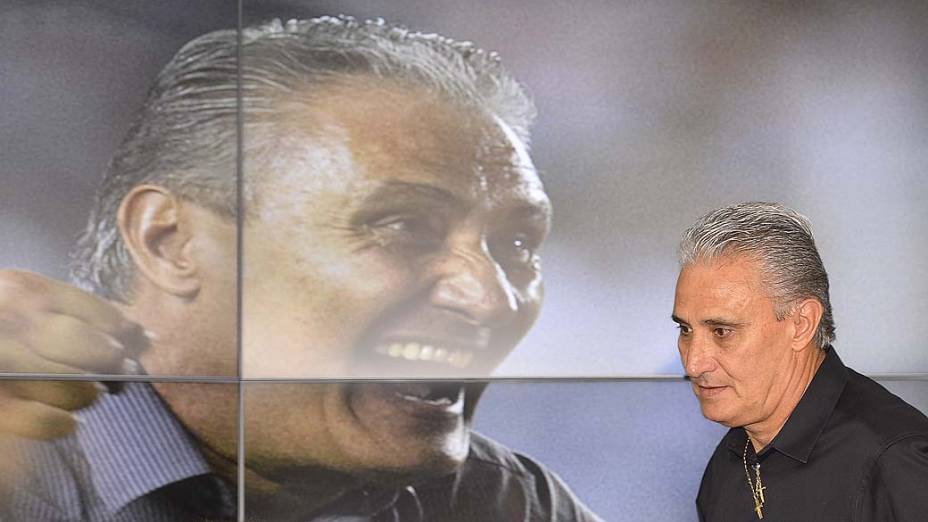 O técnico Tite é apresentado no Corinthians, no CT Joaquim Grava (zona leste), nesta terça-feira (16)