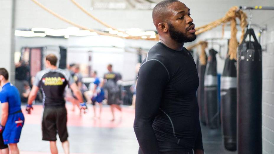 O americano Jon Jones é o atual campeão meio-pesado do UFC