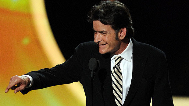 O ator Charlie Sheen, ex-'Two and a Half Men', no Emmy 2011