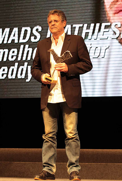 O ator e diretor Marcos Paulo recebe prêmio no 9° Amazonas Film Festival, na sexta-feira (09/11/12)
