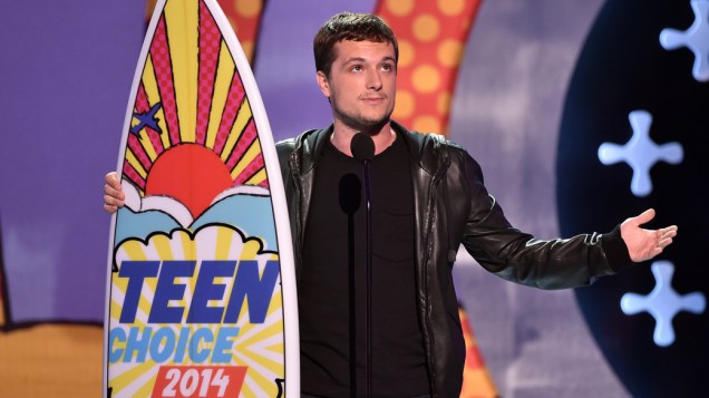 O ator Josh Hutcherson no Teen Choice Awards 2014