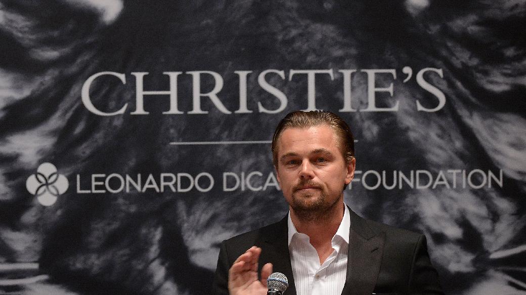 O ator Leonardo DiCaprio na abertura de leilão beneficente na casa Christie's de Nova York: causa ambiental