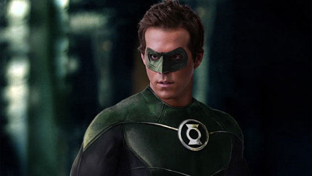 O ator Ryan Reynolds como Lanterna Verde