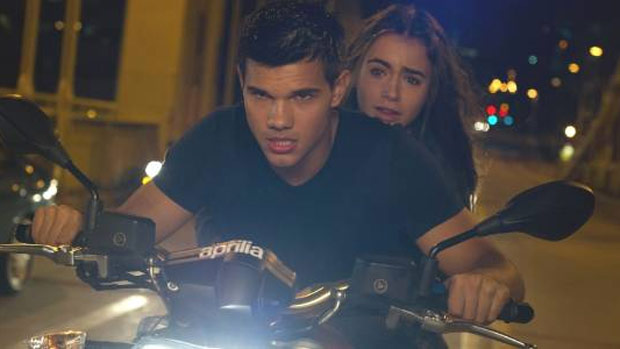 O ator Taylor Lautner, de 'Crepúsculo', no filme 'Sem Saída'