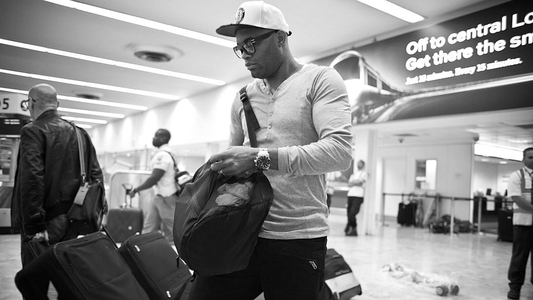 O brasileiro Anderson Silva desembarca em Londres: agenda cheia