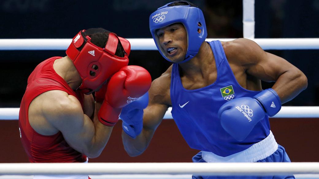 O brasileiro Esquiva Falcão venceu o britânico Anthony Ogogo